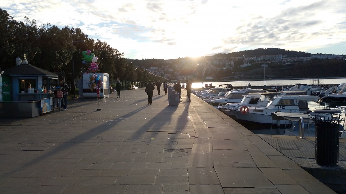 Koper has a long, long promenade with several man made beaches too.. Koper has a long, long promenade with several man made beaches too..