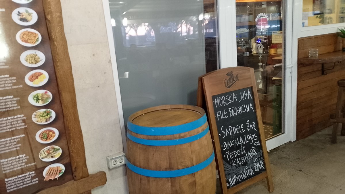 the closest you will get to a fish & chip supper here in Koper sur mer.. the closest you will get to a fish & chip supper here in Koper sur mer..