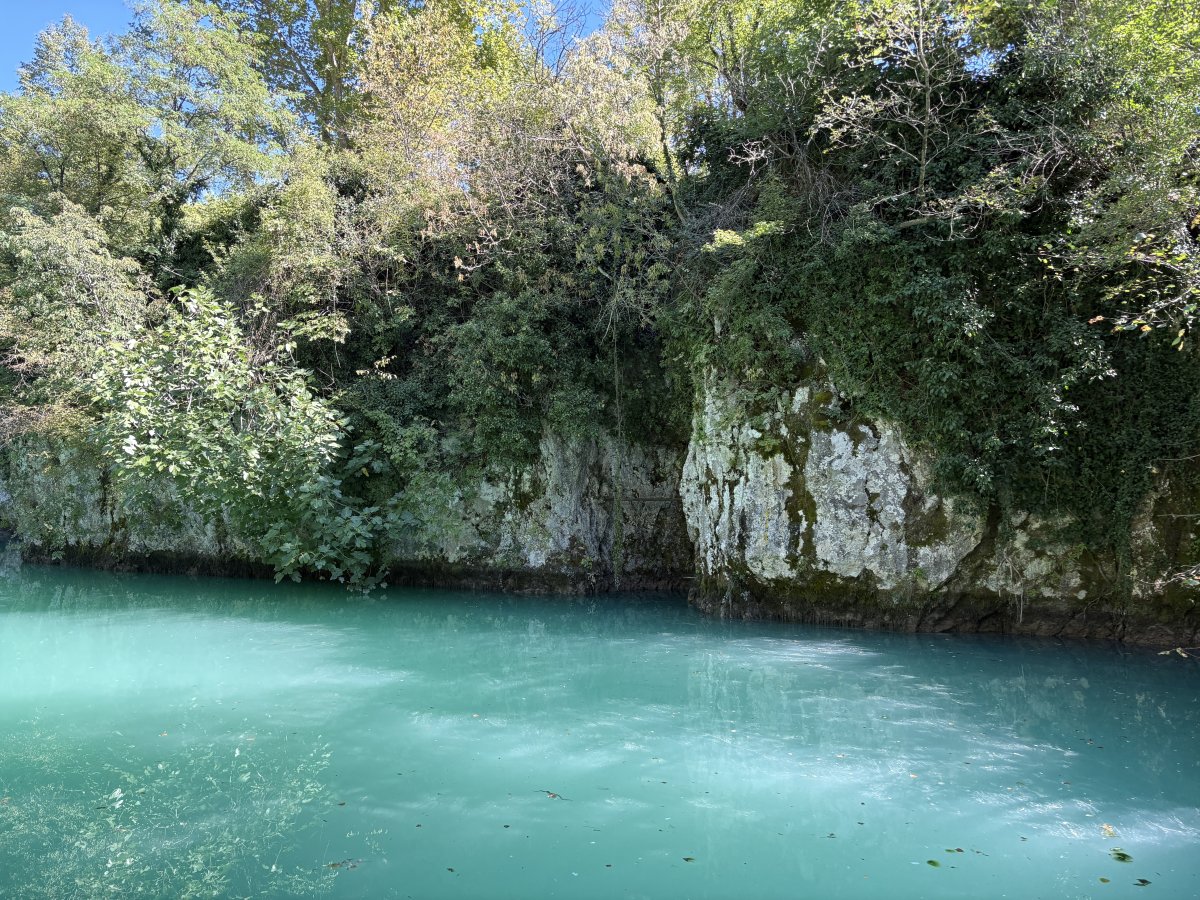 Look out for limestone cliffs, waterfalls and river birds along the journey.. Look out for limestone cliffs, waterfalls and river birds along the journey..