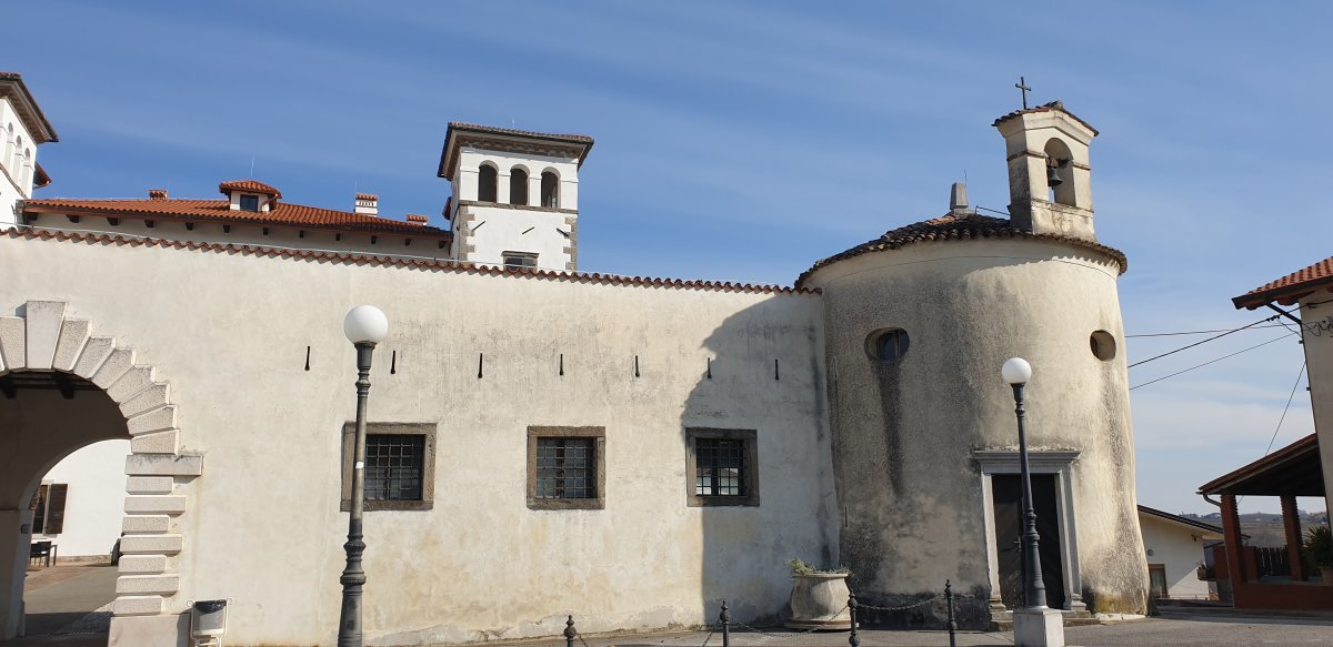Dobrovo Castle.. BRDA grand central 