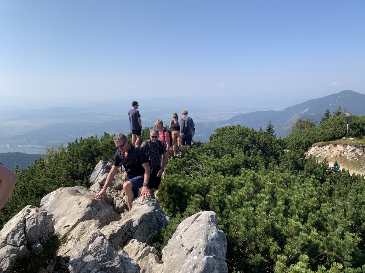 Short climb to the very top point at 1,666m.. Short climb to the very top point at 1,666m..