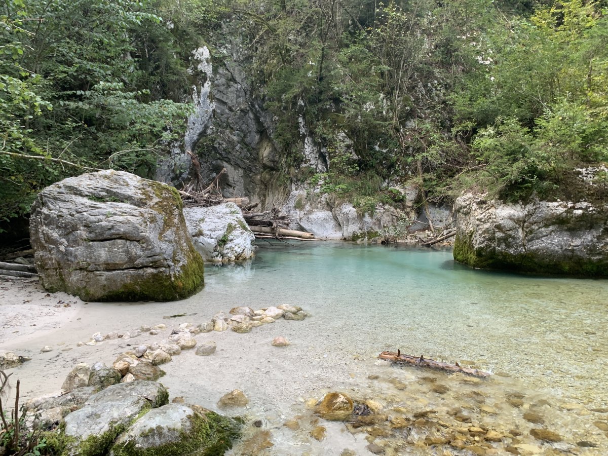 This very secret gorge is just up the road from the cable car car park.. This very secret gorge is just up the road from the cable car car park..