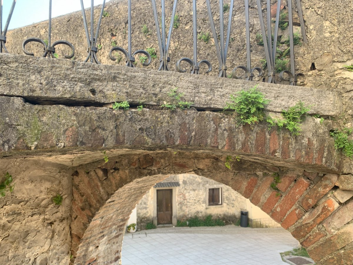Kriz is way too small to get lost, but nevertheless, we recommend you try to lose yourself here.. Kriz is way too small to get lost, but nevertheless, we recommend you try to lose yourself here..