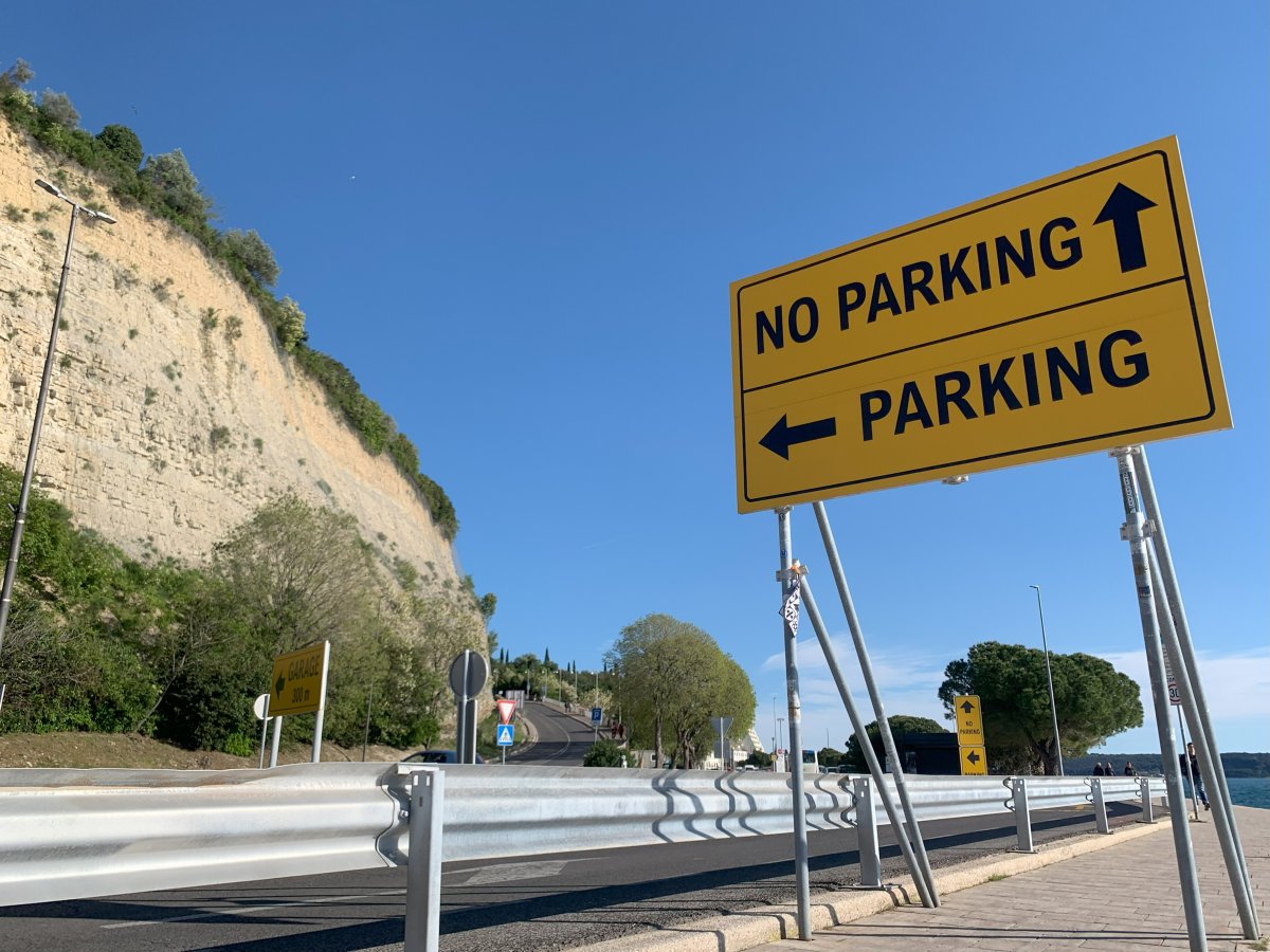 This sign should clear up any parking questions you have in Piran.. This sign should clear up any parking questions you have in Piran..