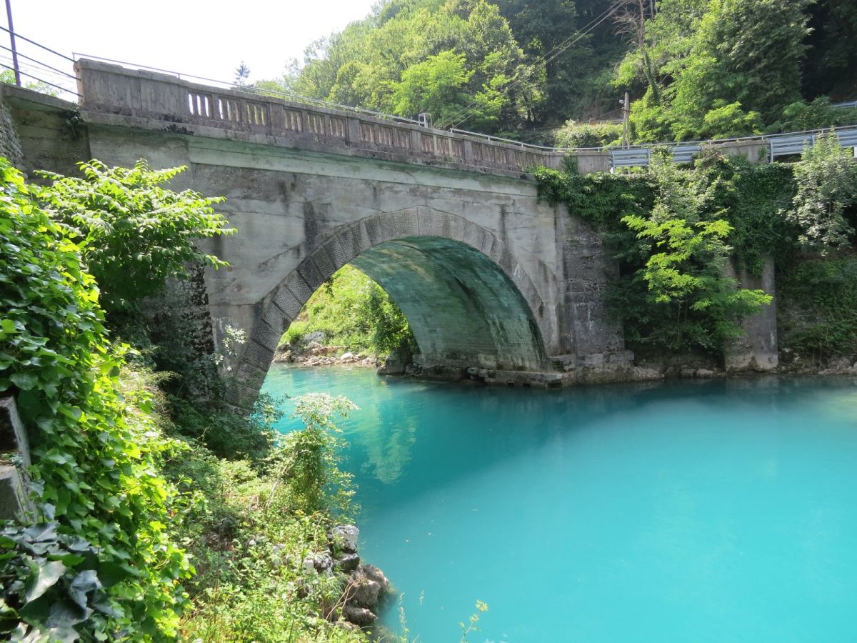 this amazing bridge over the Soca lake at Tolmin, called Most na Soci.. this amazing bridge over the Soca lake at Tolmin, called Most na Soci..