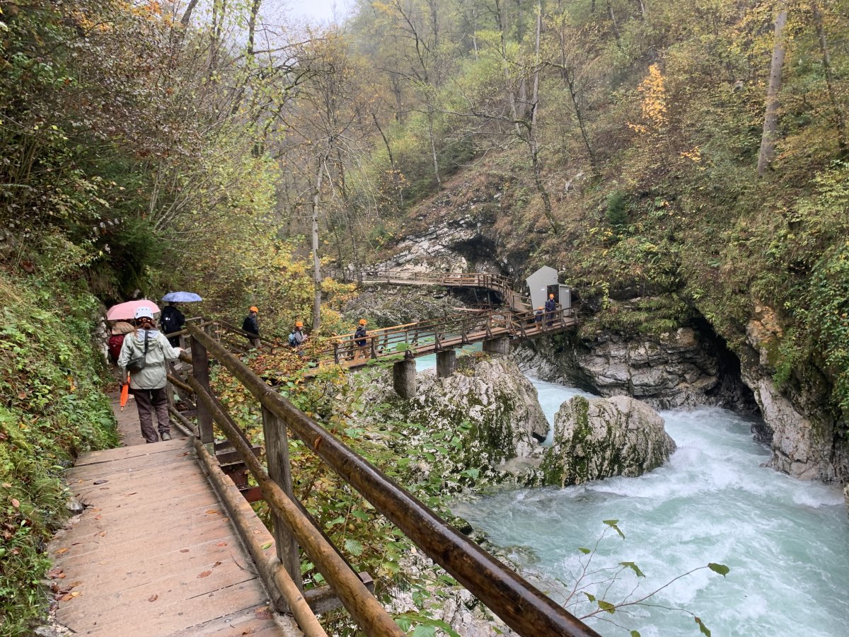 Walking down to the river gorge entrance.. Already the water is causing quite a stir..