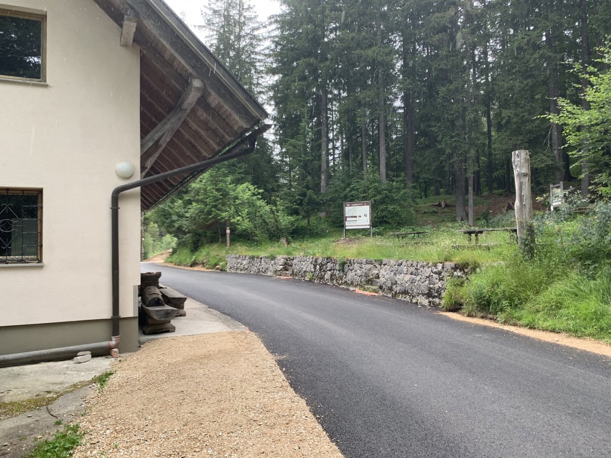 a few km up the road from Mojstrana it is pretty clear where the waterfall is here by the pub.. a few km up the road from Mojstrana it is pretty clear where the waterfall is here by the pub..