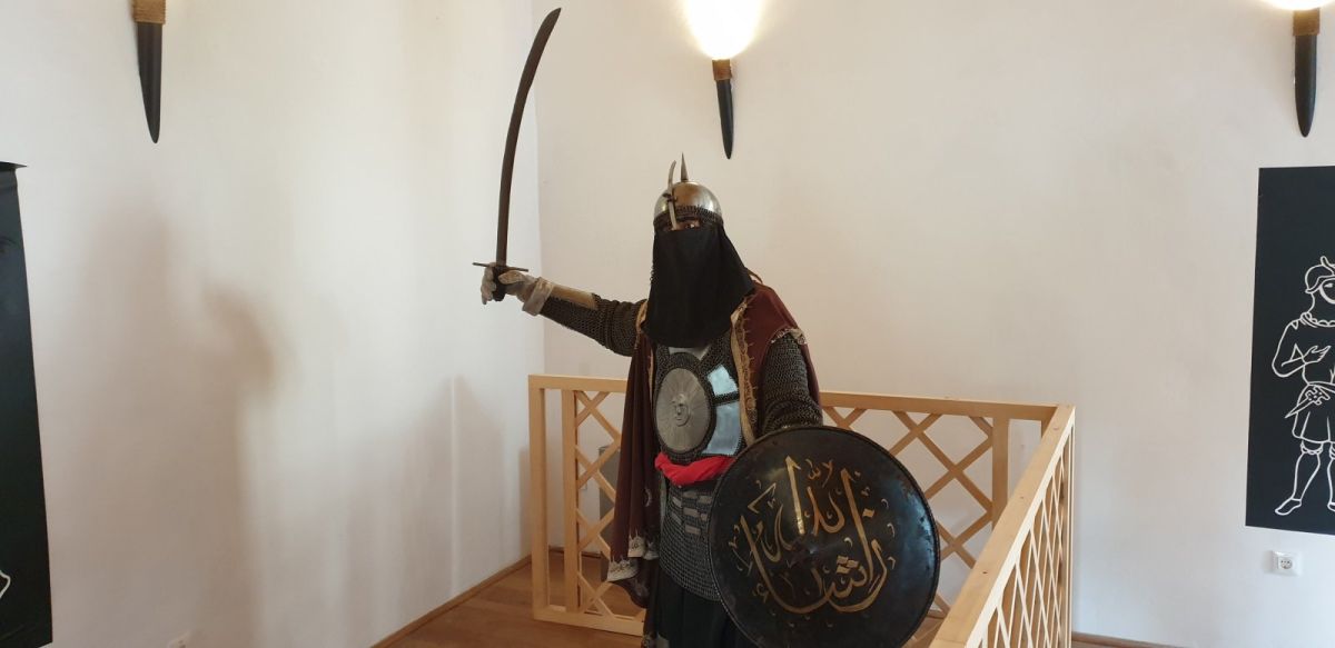 a Turkish knight in full armour.. truly fearsome! a Turkish knight in full armour.. truly fearsome!