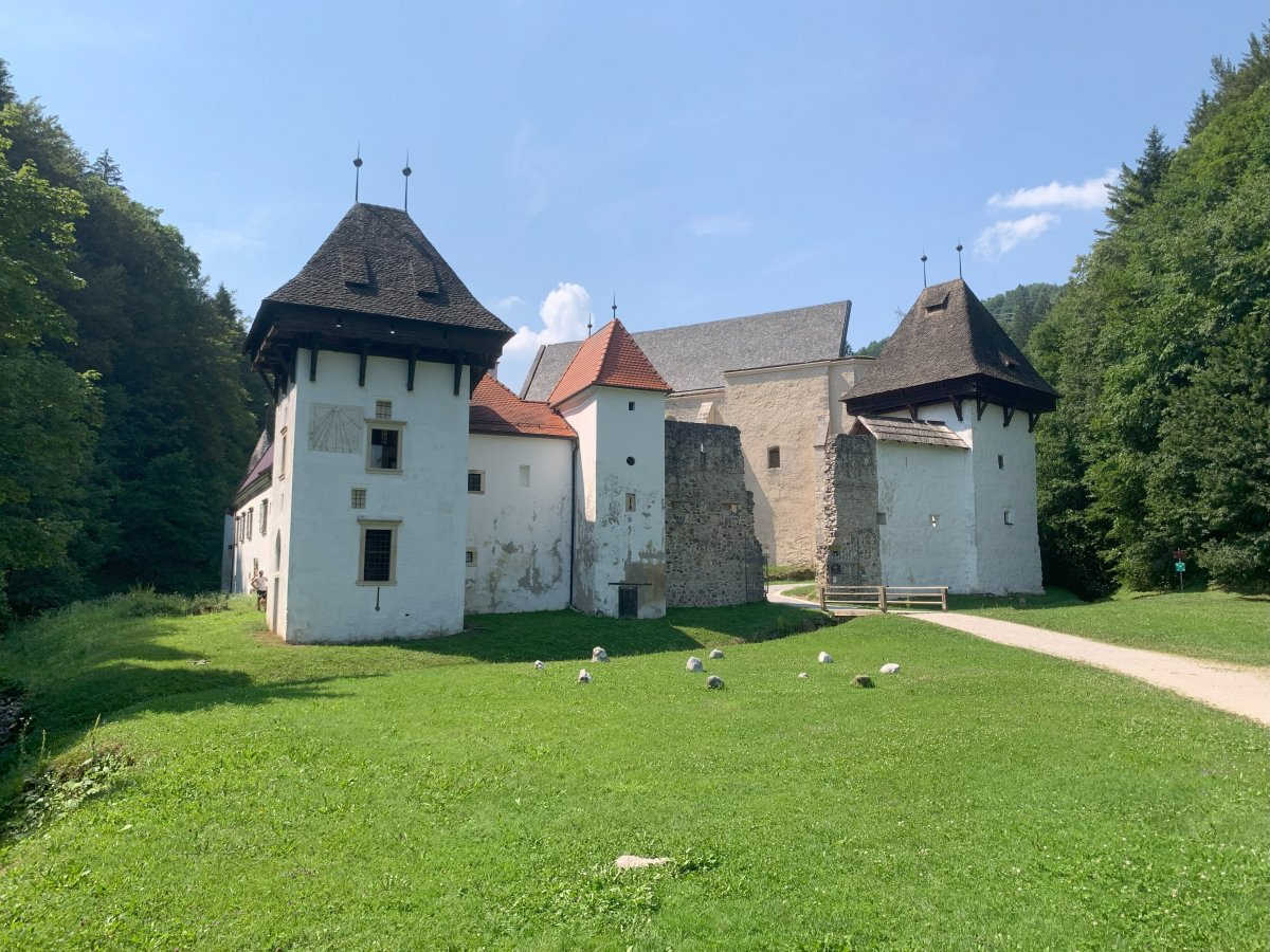 Don't mess with us and leave us alone to pray.. is the clear message displayed by this massive powerful Fortress Monastery.. Don't mess with us and leave us alone to pray.. is the clear message displayed by this massive powerful Fortress Monastery..