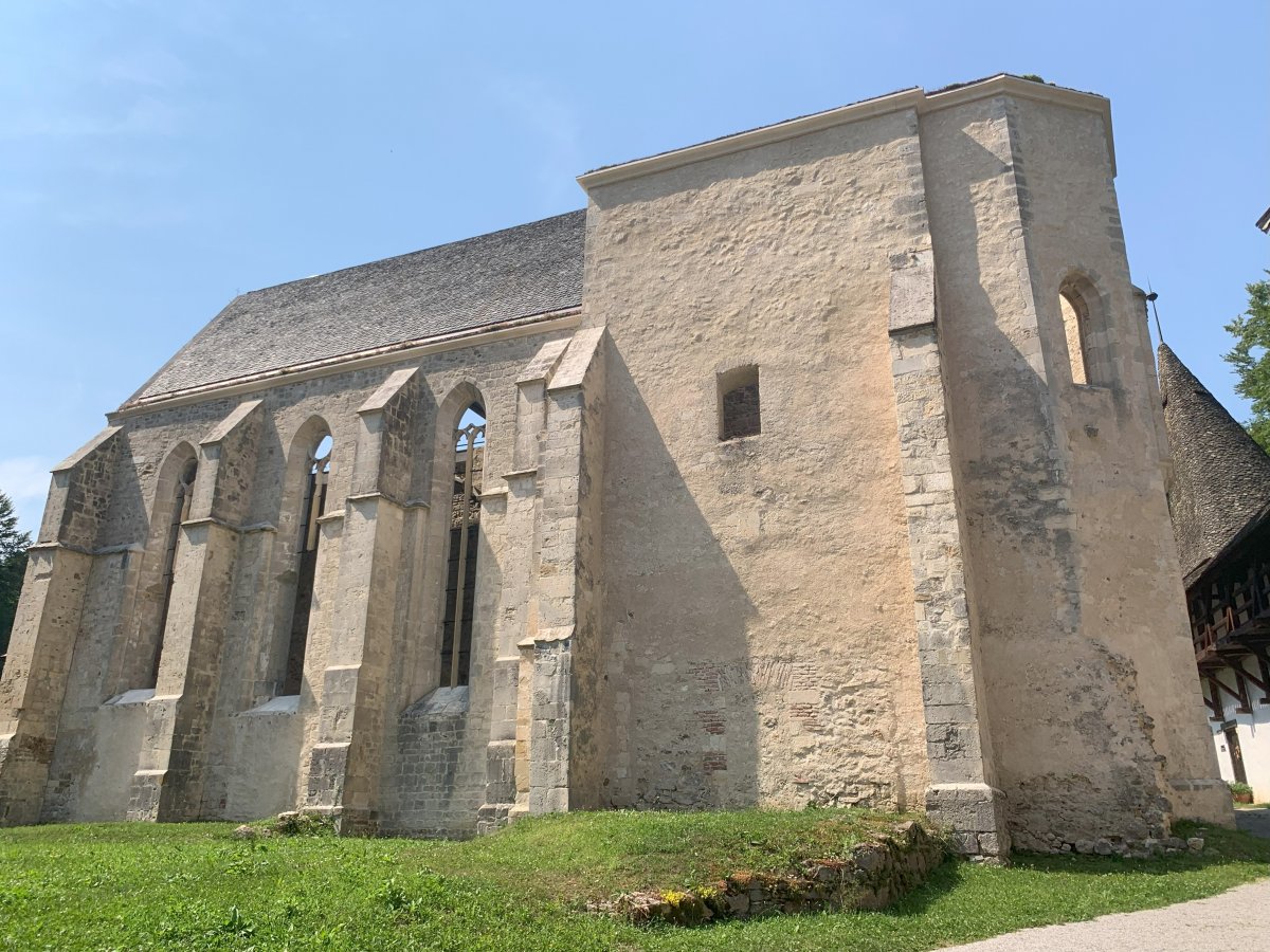 The church has been beautifully restored as a big shell, so you can see what the walls were protecting.. The church has been beautifully restored as a big shell, so you can see what the walls were protecting..