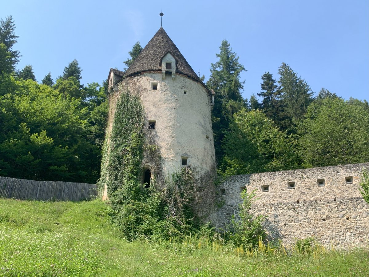 This tower could soooo be in Hogwarts.. This tower could soooo be in Hogwarts..