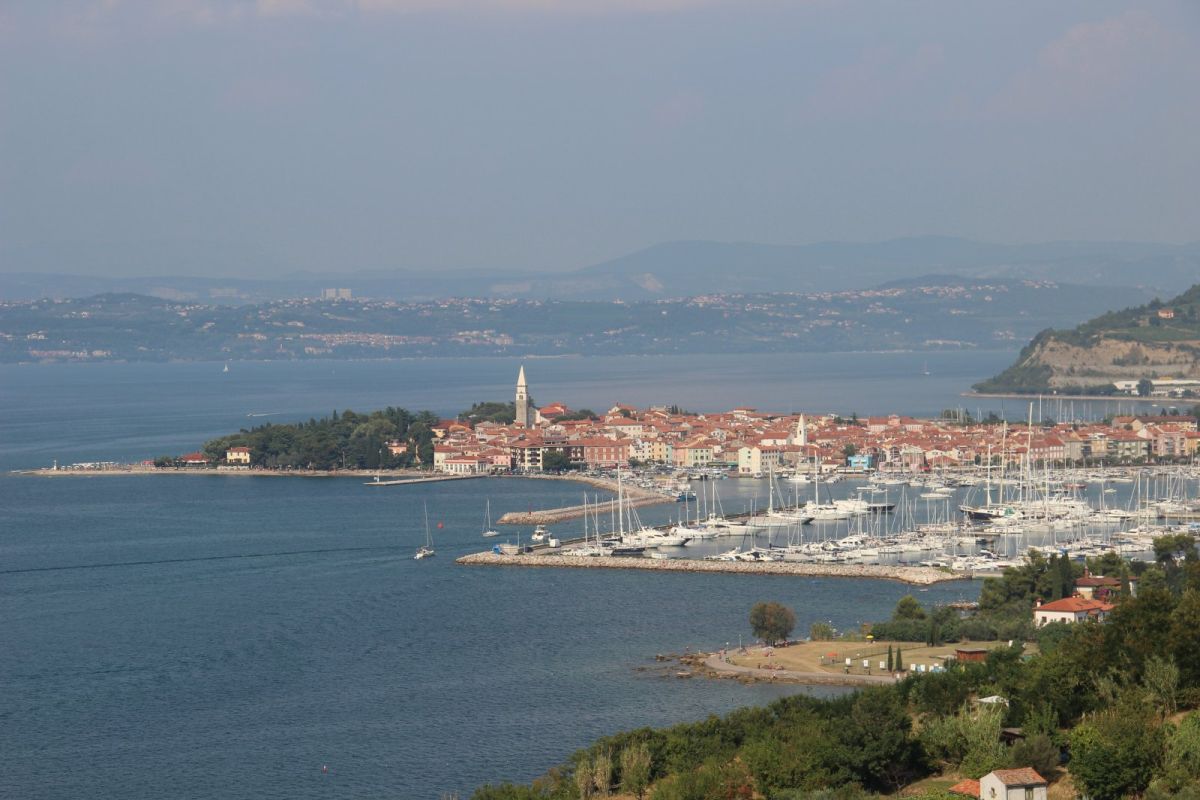 you can see here how Izola was a little island once in Roman times..