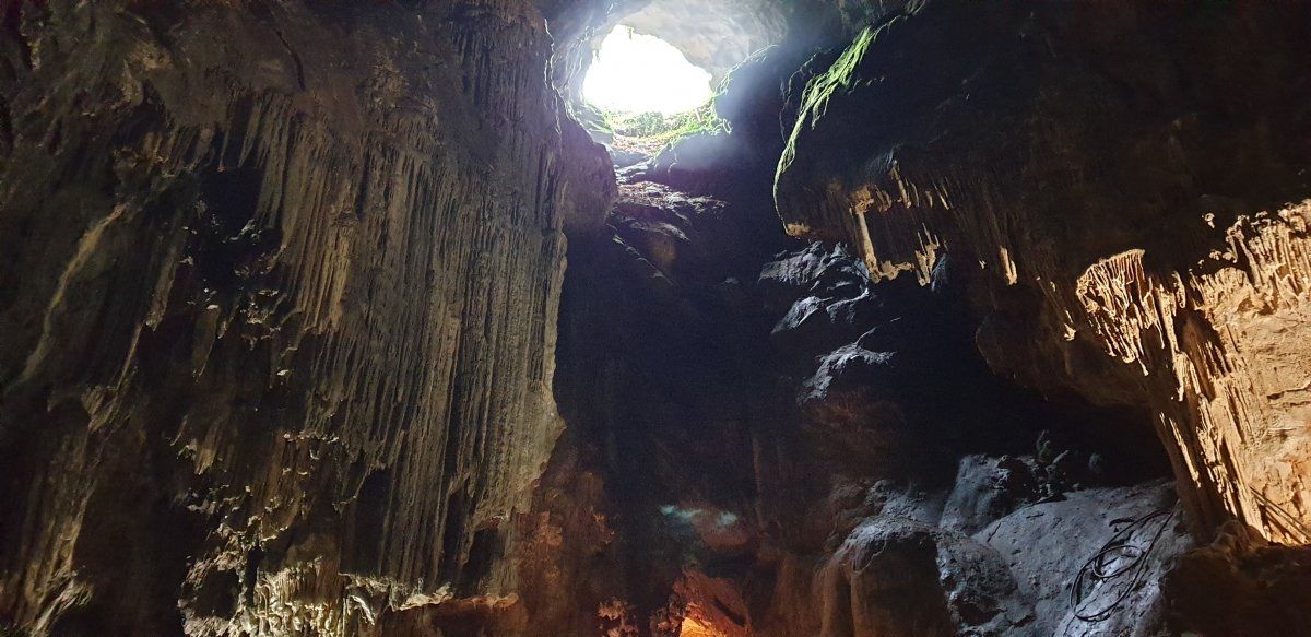 the Divaca Dancing Cave