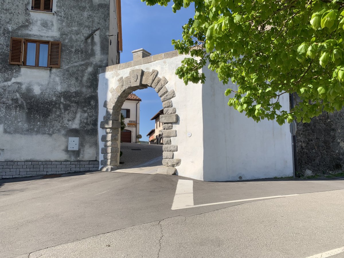 Grand medieval entrance to Vipava Kriz.. Grand medieval entrance to Vipava Kriz..