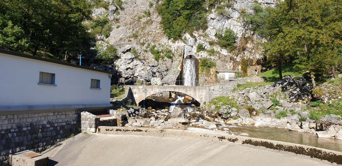 the Hubelj springs popping out of the mountains.. the Hubelj springs popping out of the mountains..