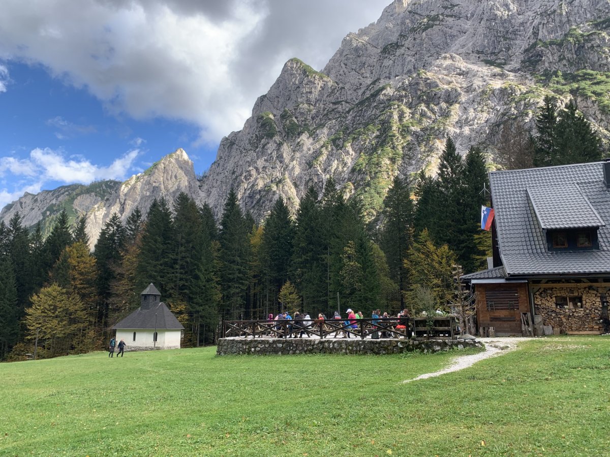 wow, what a place to have a spot of lunch.. wow, what a place to have a spot of lunch..