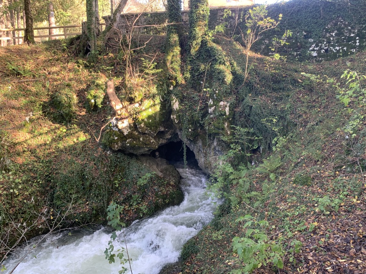 Can you see the little Gnome hiding in the Skatovka cave! Can you see the little Gnome hiding in the Skatovka cave!