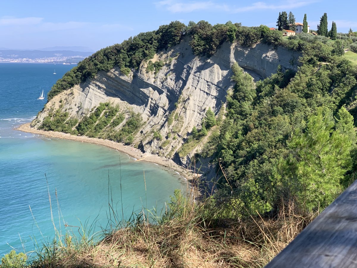 no ticket required to visit the uberstunning Moon Bay, but good local directions required.. no ticket required to visit the uberstunning Moon Bay, but good local directions required..
