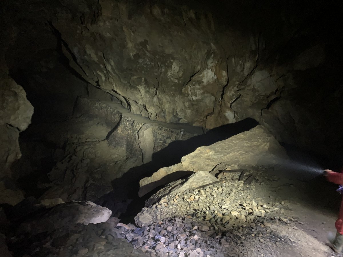 you can see how the Italians made their way along the cave..