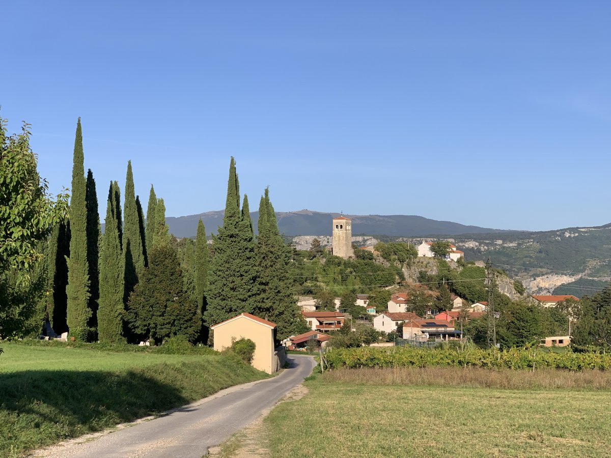 Do a loop through the Hinterland and you will see Kubed and the 5 walled tower ahead.. Do a loop through the Hinterland and you will see Kubed and the 5 walled tower ahead..