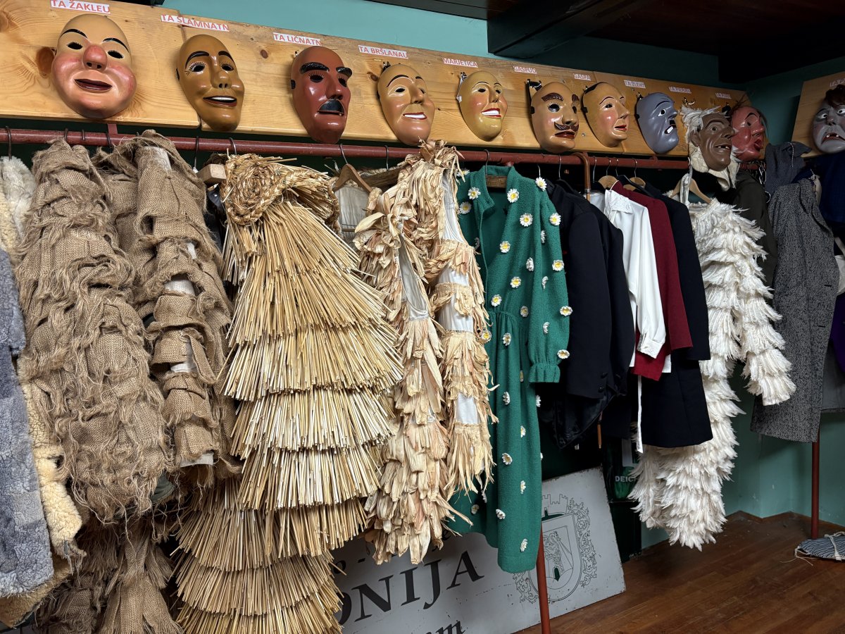 You can go to Cerkno and visit the workshop where the Cerkno Carnival Club prepare for the unique Laufarija carnival..