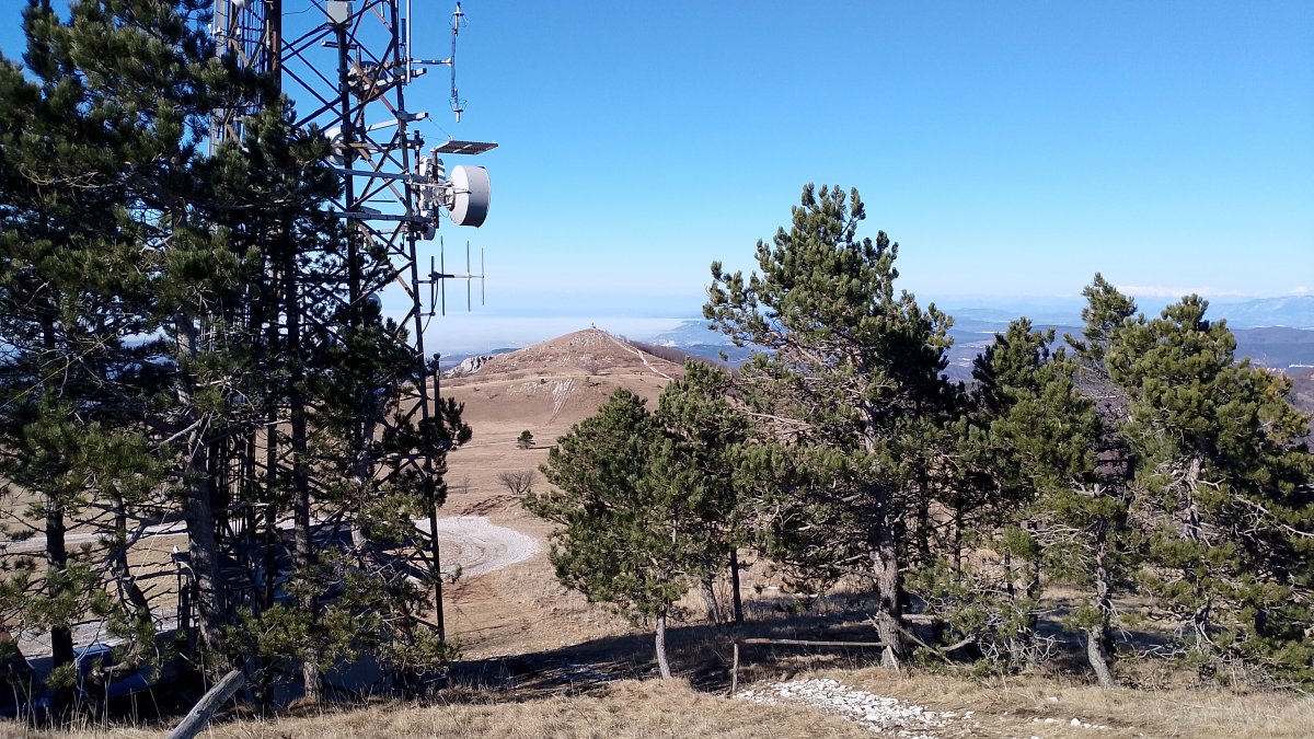 View from Slavnik peak across to the CB Radio Hill and the coast.. View from Slavnik peak across to the CB Radio Hill and the coast..
