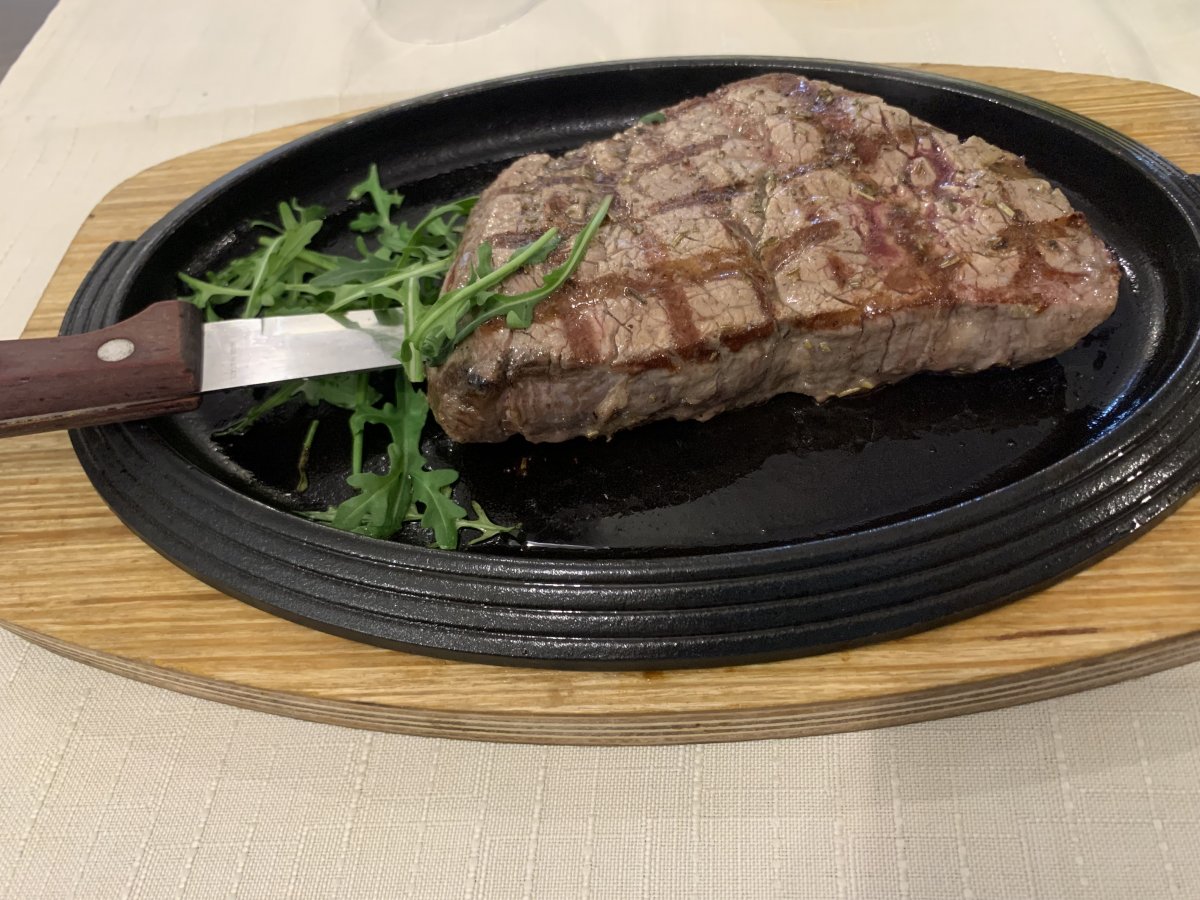 Pri Damjanu specialises in meat dishes.. Pri Damjanu specialises in meat dishes..