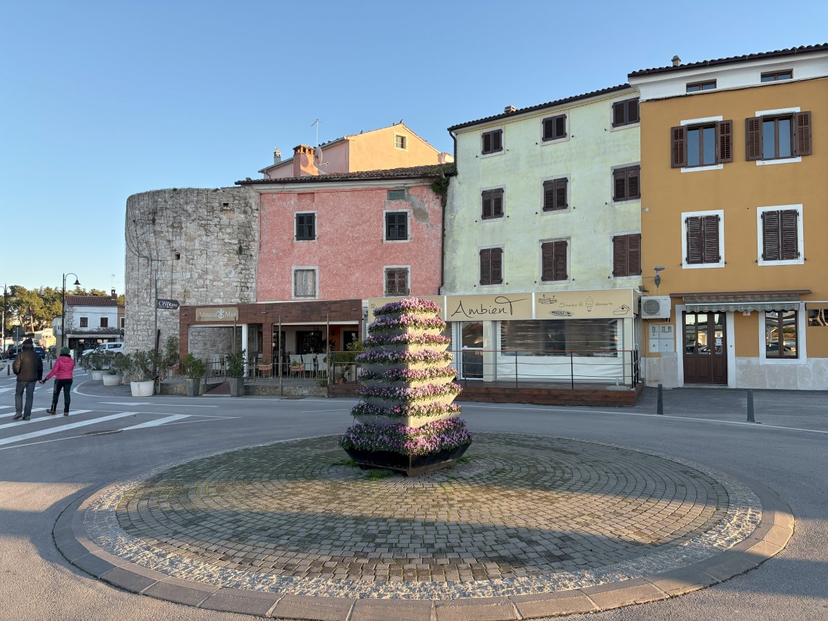 Novigrad old town castle walls.. Novigrad old town castle walls..