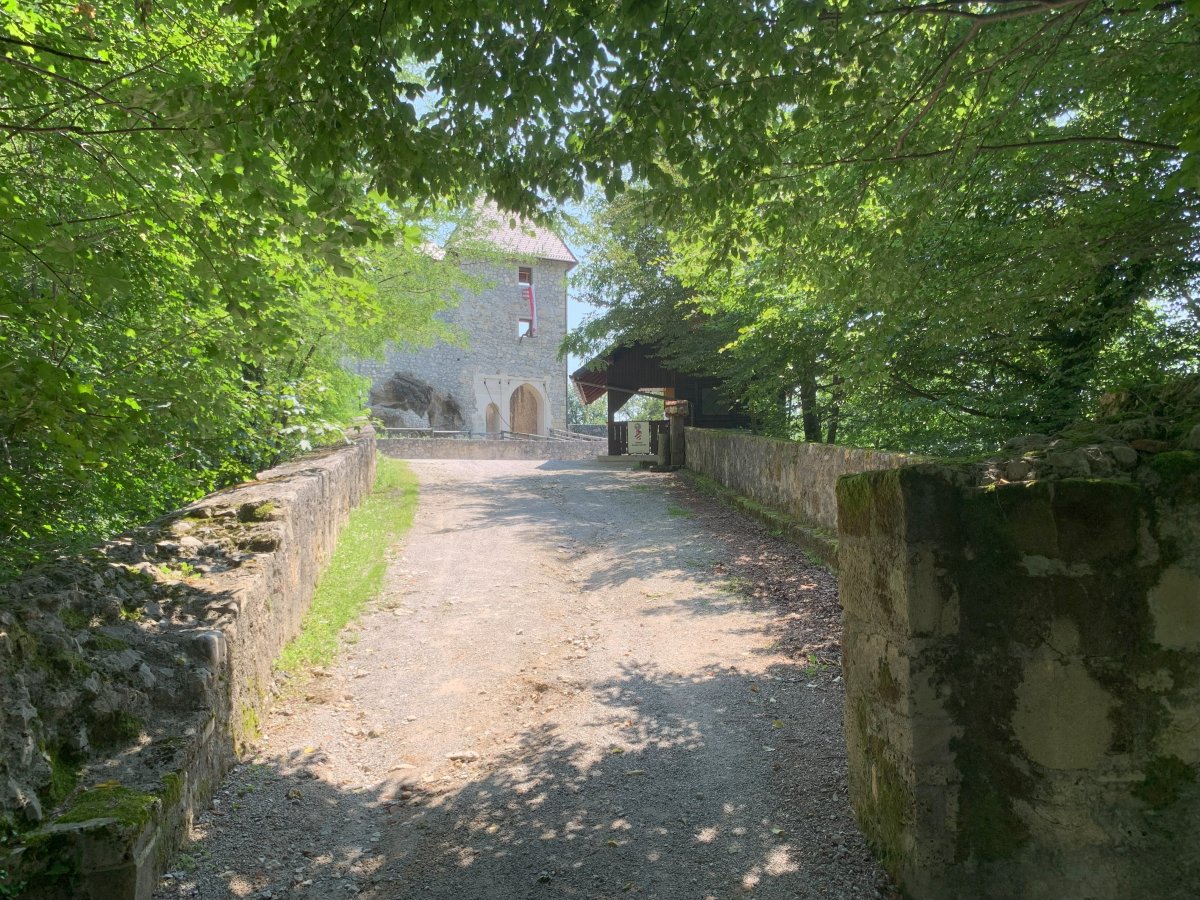 What an entrance to a castle.. What an entrance to a castle..
