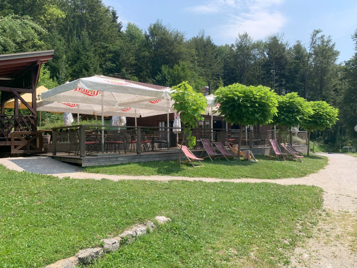 Very nice local restaurant at Braslovce lake.. Very nice local restaurant at Braslovce lake..