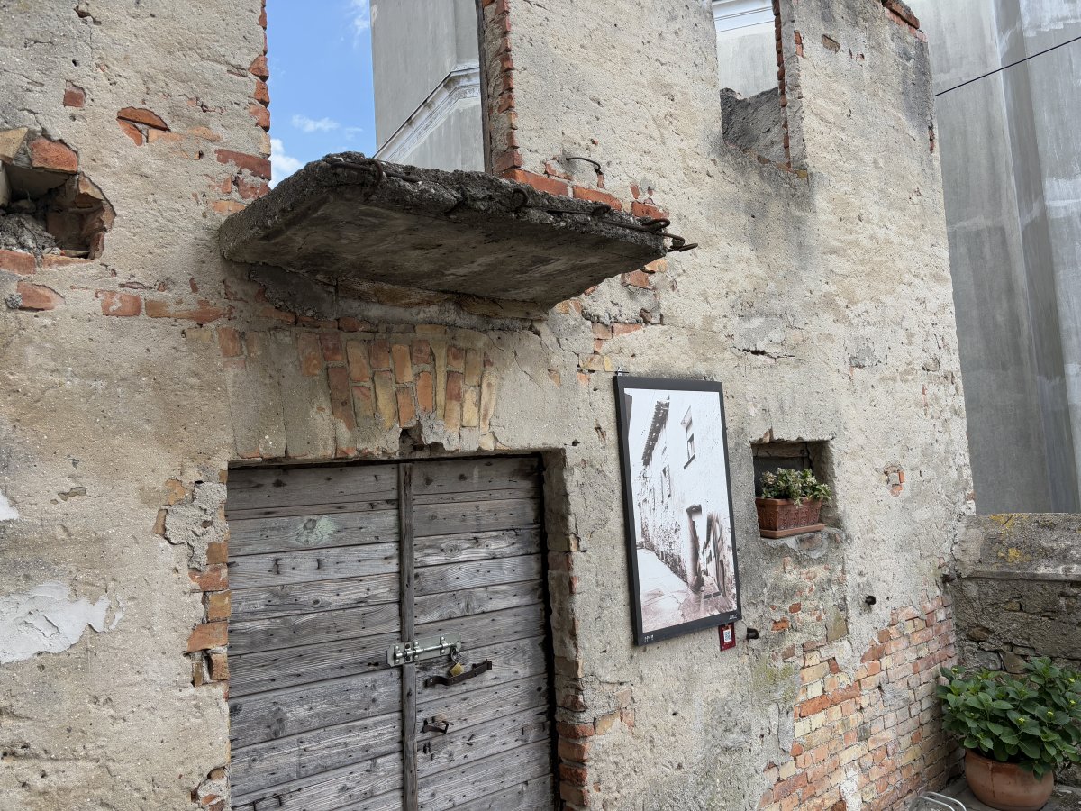 Brda.. A really great idea to display photos of times gone by all around the hill top village of Smartno.. Brda.. A really great idea to display photos of times gone by all around the hill top village of Smartno..