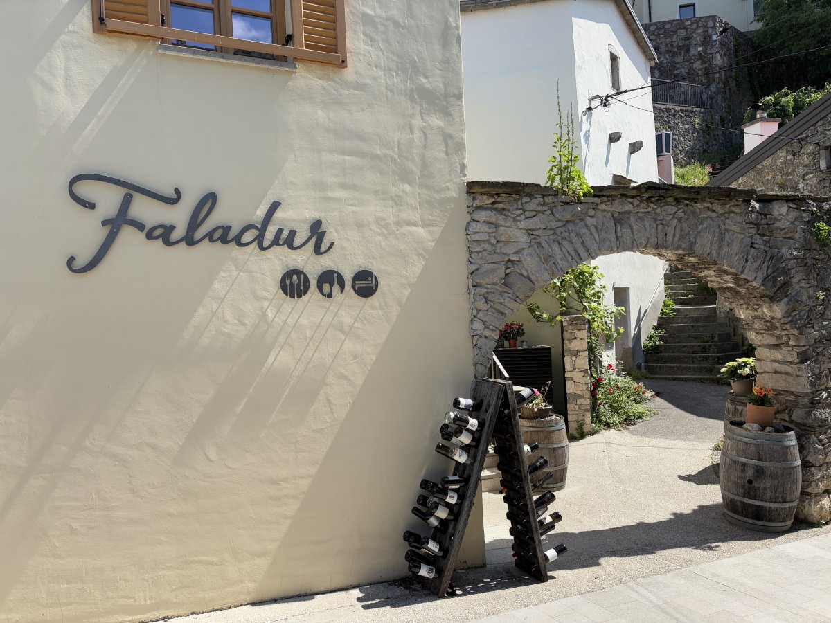 Vipava.. another of the fantastic restaurants hidden away in Vipava old town.. Vipava.. another of the fantastic restaurants hidden away in Vipava old town..
