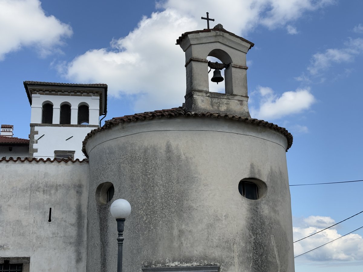 Brda.. Medieval towers protect a renaissence castle.. Brda.. Medieval towers protect a renaissence castle..