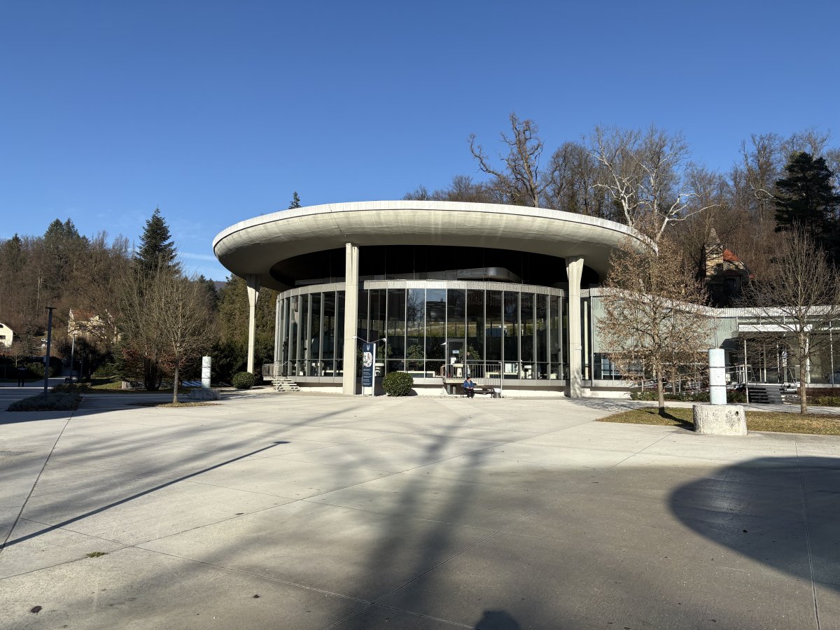 Is it just a coincidence that the building housing freshly pumped DONAT spring water, looks like a big DONUT.. Is it just a coincidence that the building housing freshly pumped DONAT spring water, looks like a big DONUT..