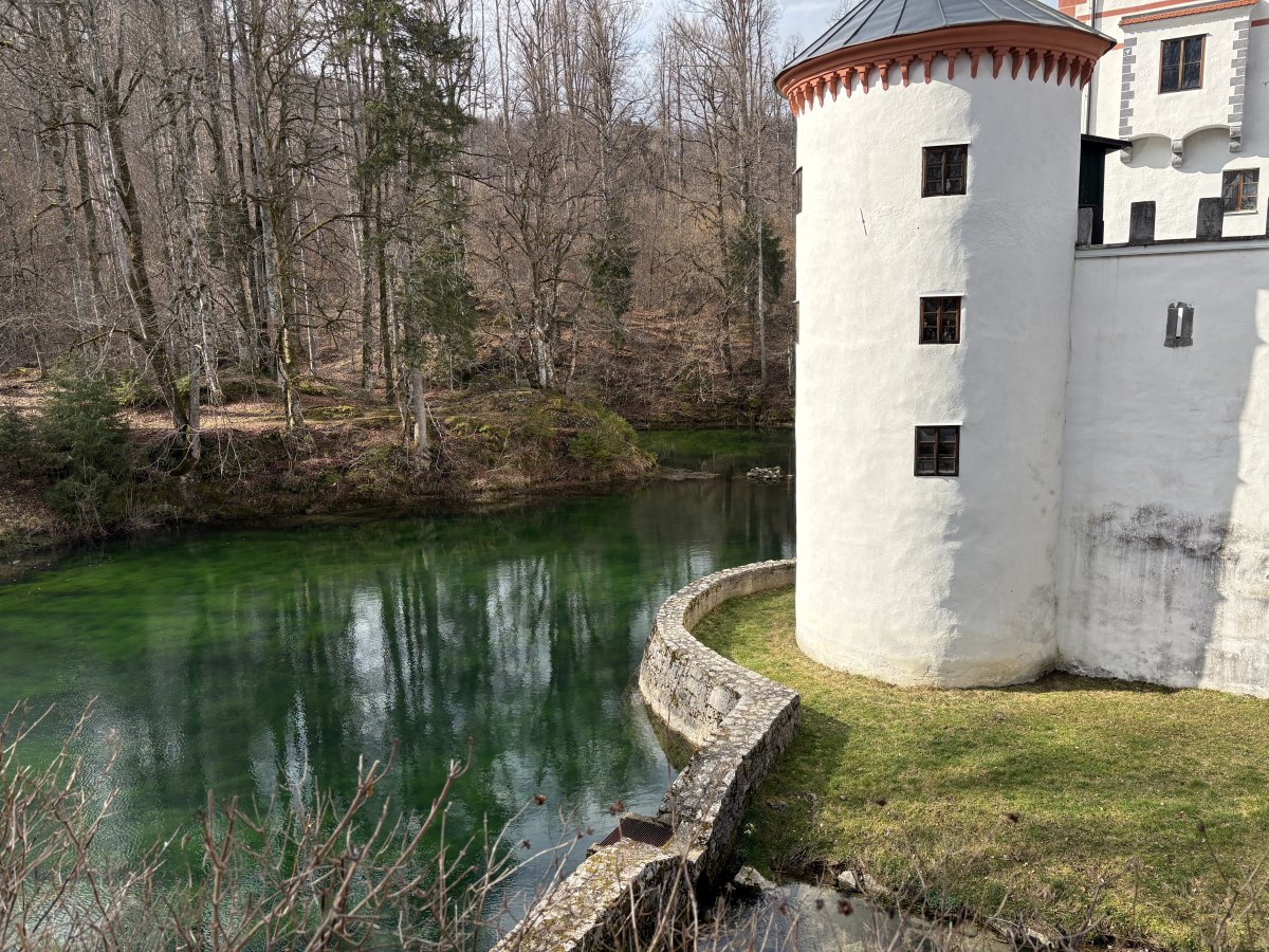 A beautiful moat protects the castle.. A beautiful moat protects the castle..