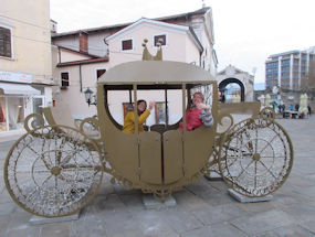 royal carriage in koper