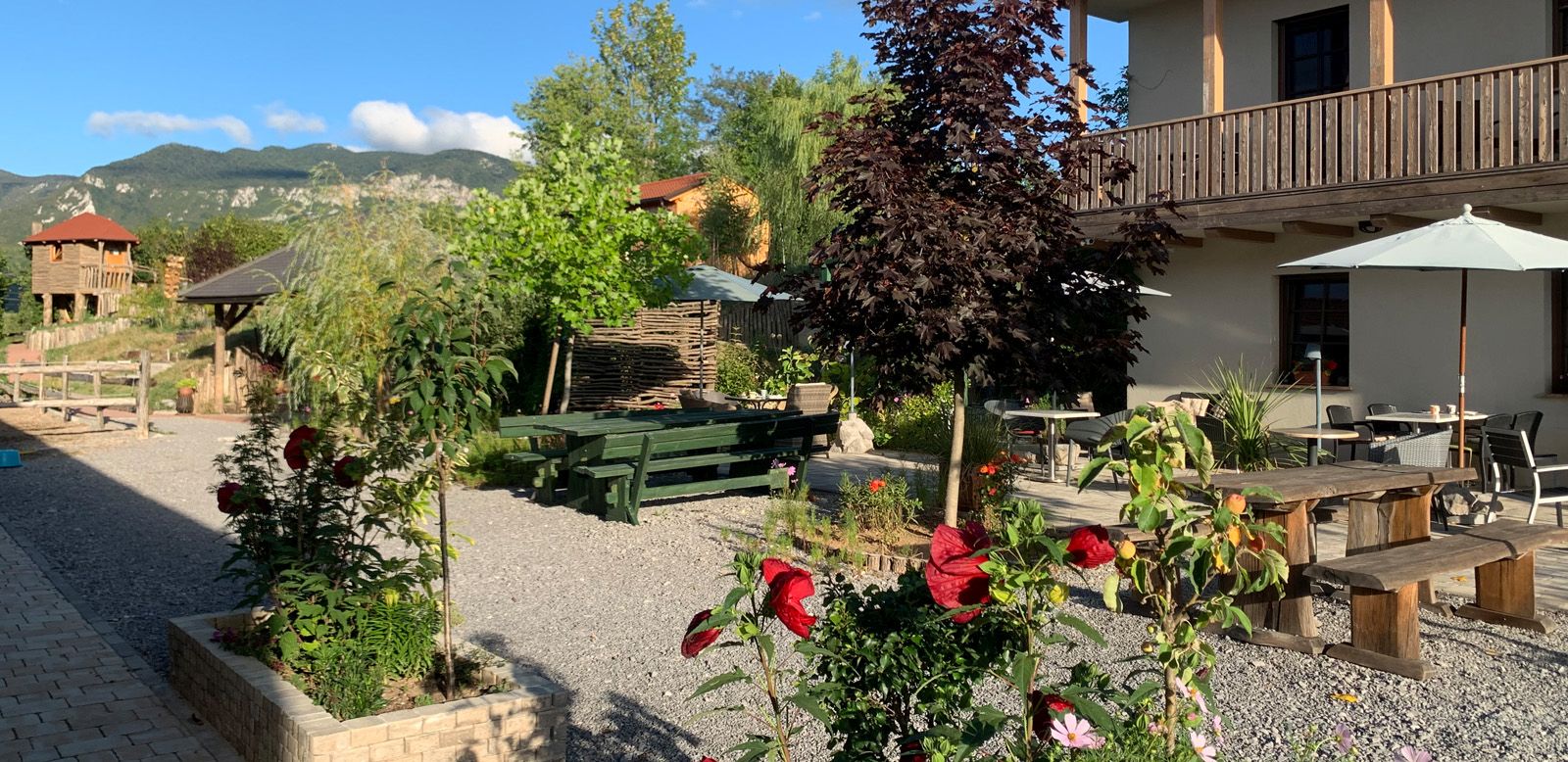 16 - garden_cafe_2022